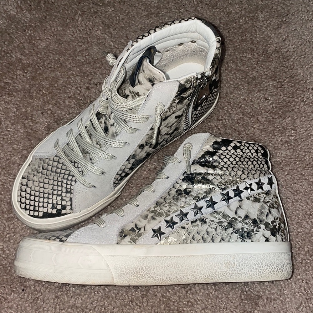 Steve Madden High Top Sneakers